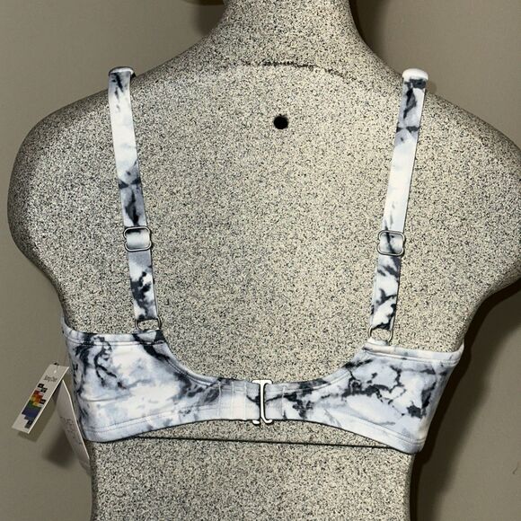 M 8/10 Women’s Bikini Top Two Adjustable Straps Underwire - Picture 2 of 13